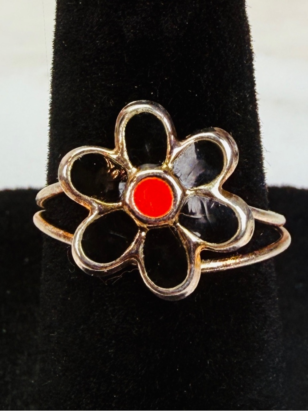 Dainty black and red flower size 5 1/4 costume ring